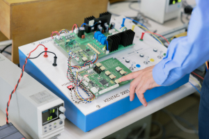 工業教育機器の開発・設計・製造・販売