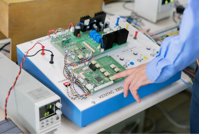 工業教育機器の開発・設計・製造・販売